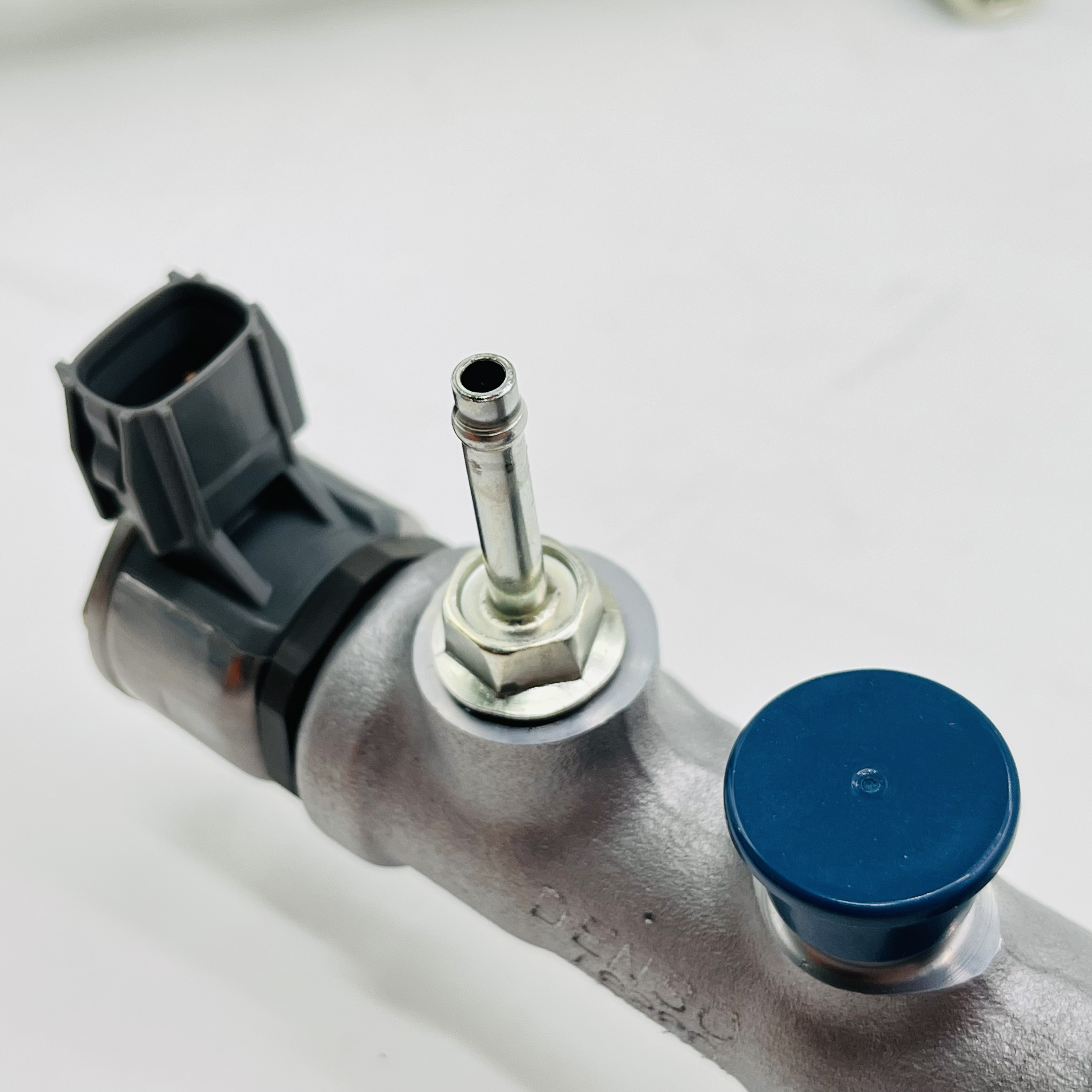 Труба Common Rail 095600-8860 095600-5470 23810-0E010 23810-0E011 23810-0E030 23810-11030