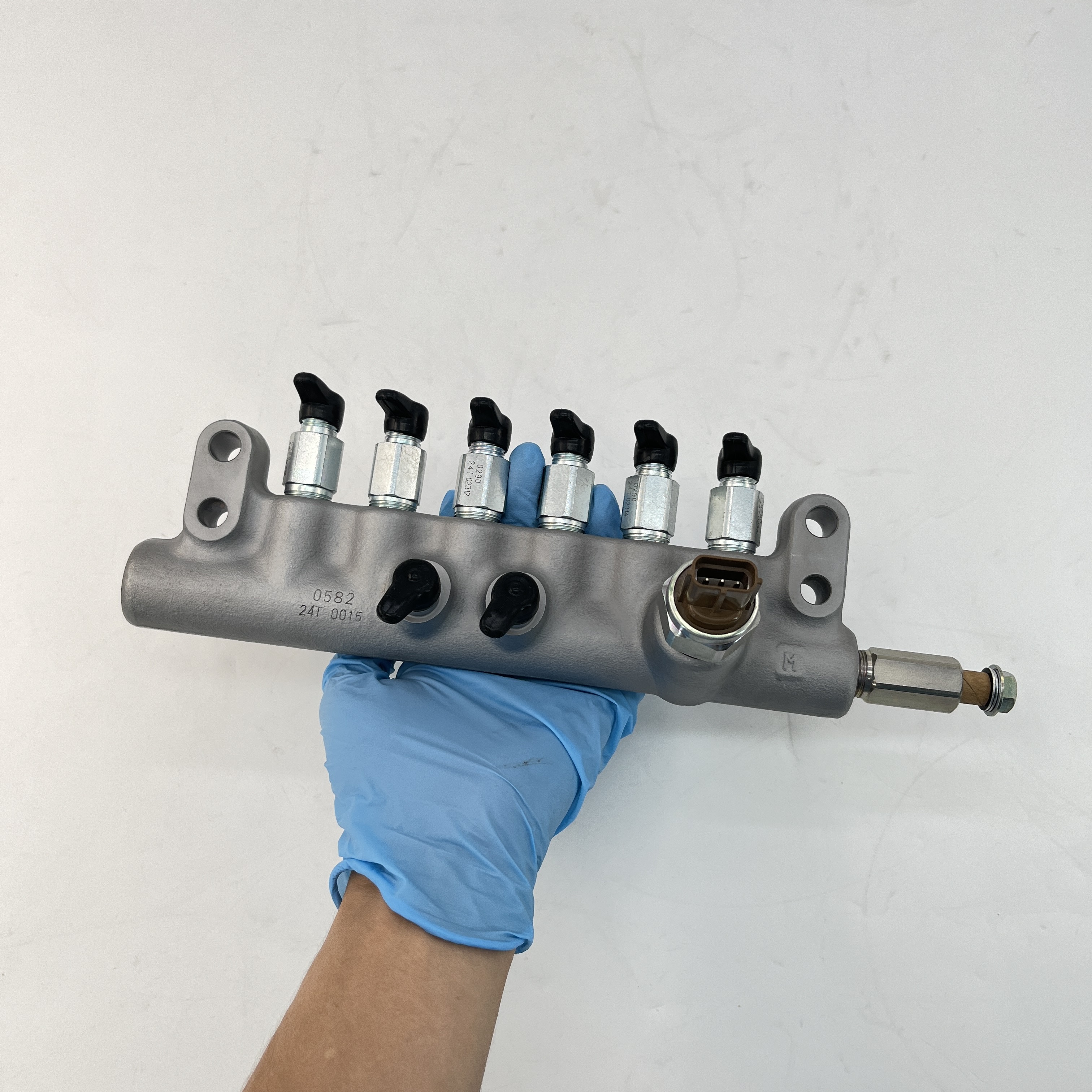 Труба Common Rail 095440-0582 8-97603121-0