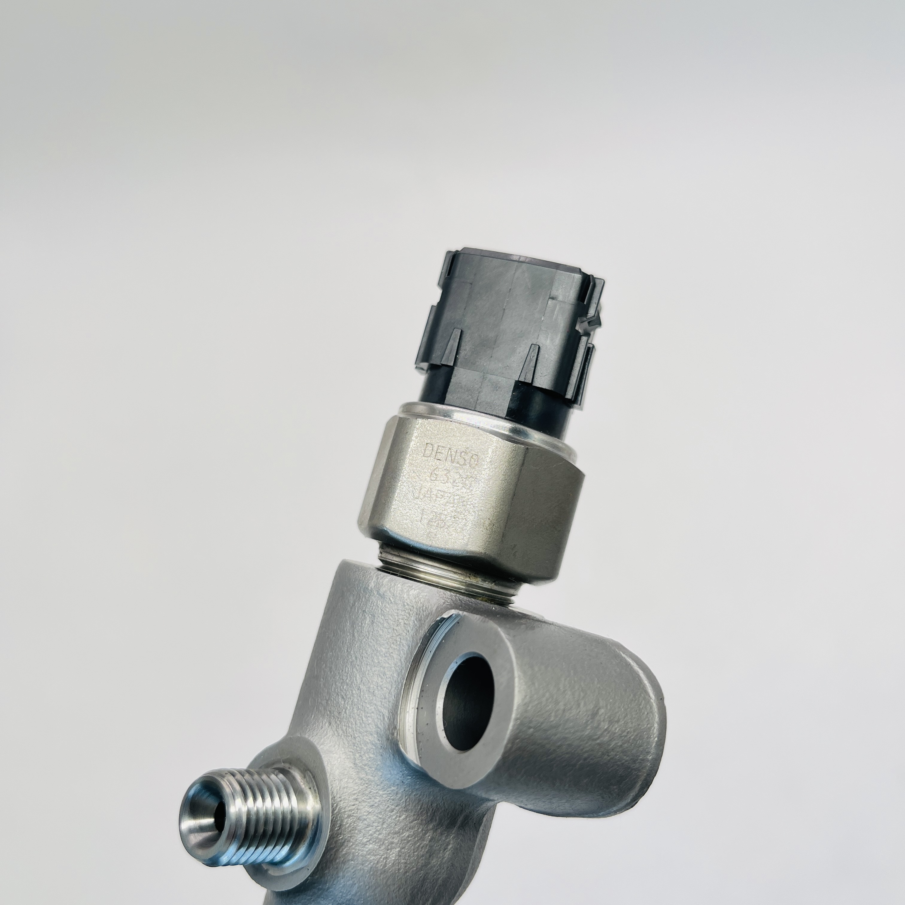 Труба Common Rail 095440-0081 23810-E0030 23810-E0240