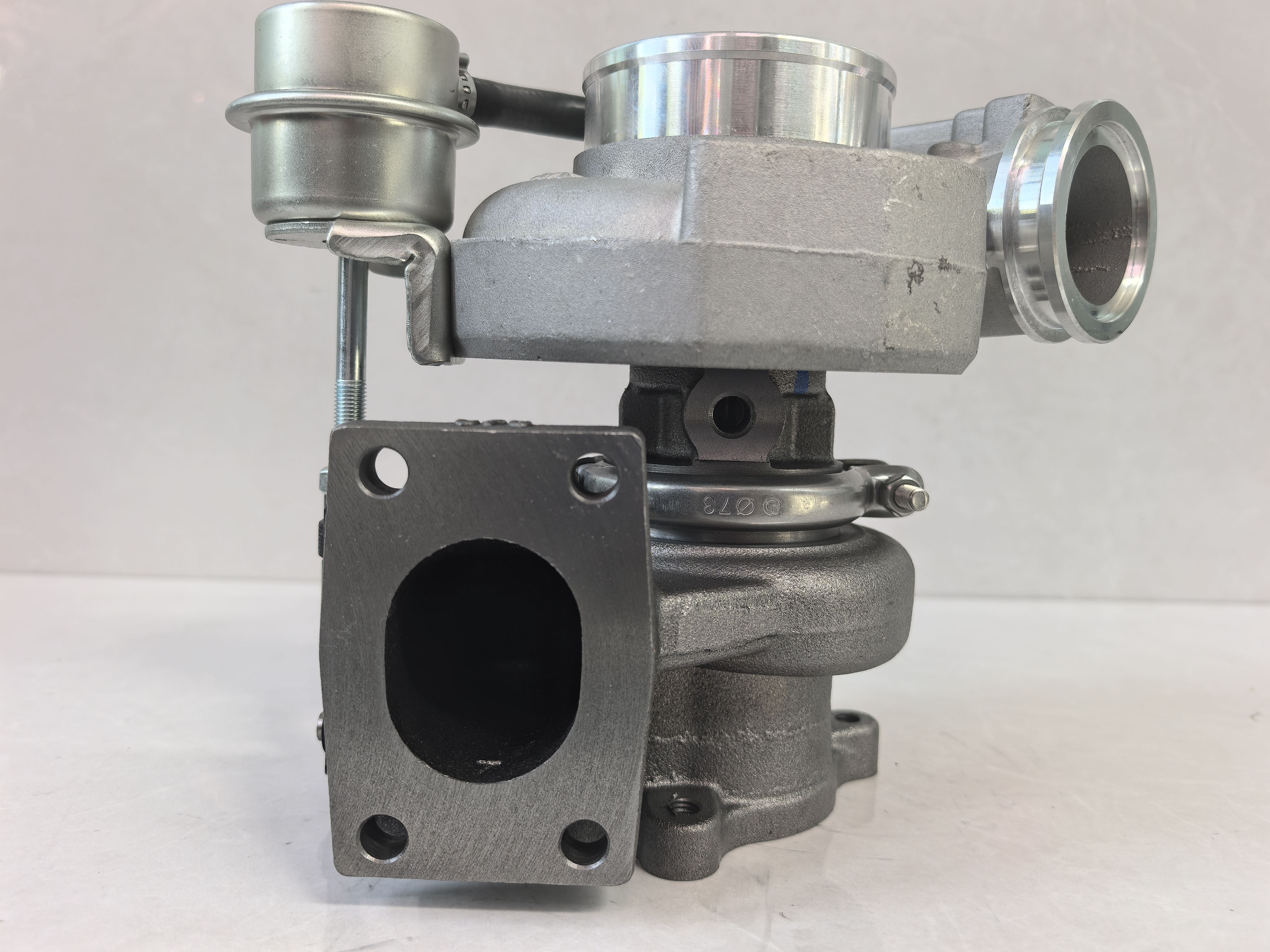 Турбокомпрессоры 2835143 4043978