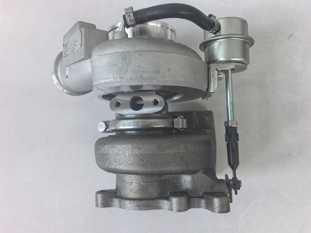 Турбокомпрессор 2835140 D4043282