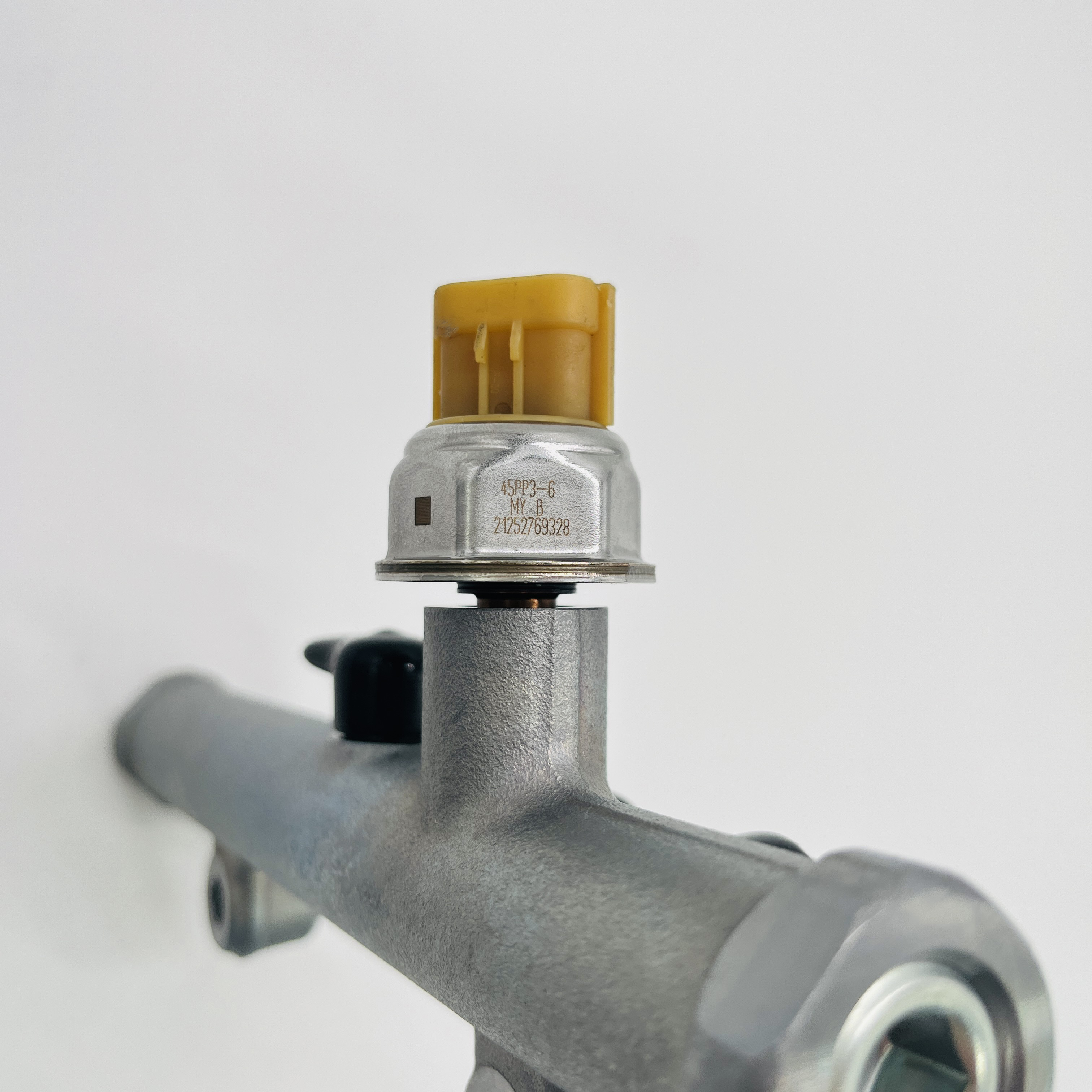 Труба Common Rail 095600-3800