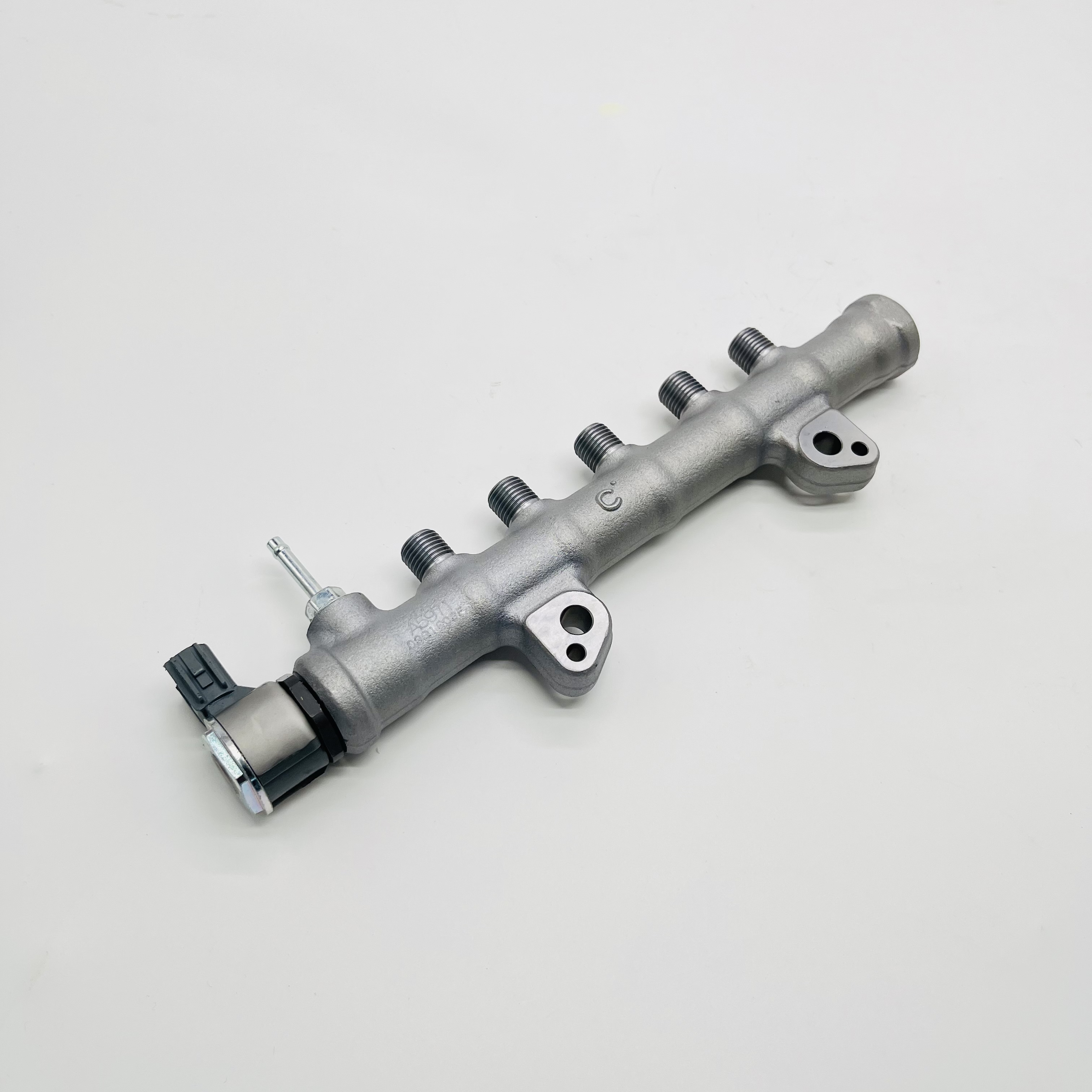 Труба Common Rail 095600-6860 23810-0E020 23810-11040