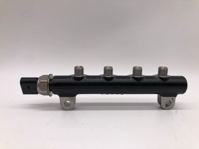 Труба Common Rail 7249383